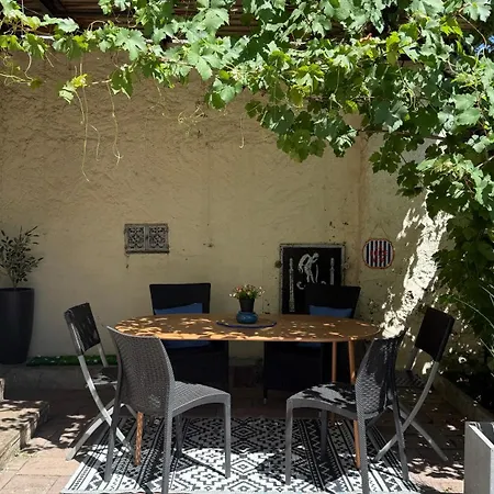Semesterbostad Maison Helios -